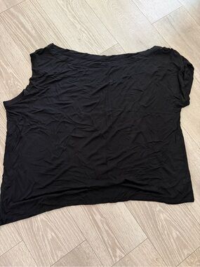 torrid 5X Black Short Sleeve Asymmetrical Tee